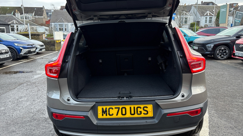 Volvo Xc40 2.0 B4P Inscription Pro 5dr Auto Petrol Estate